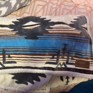 Wrangler blanket